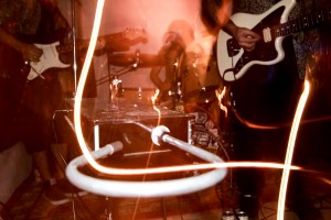 terrorist bengala party concerto antisismico pianificio