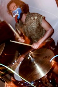 terrorist bengala party concerto antisismico pianificio